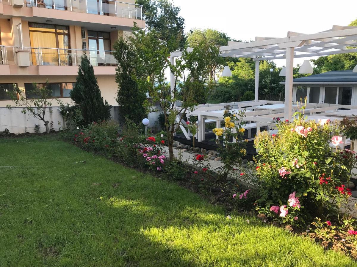 Family Hotel Akra Chernomorets Luaran gambar