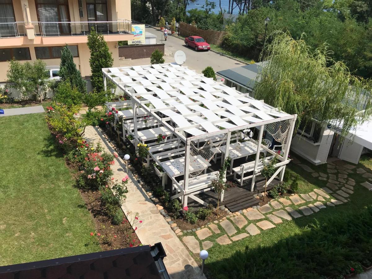 Family Hotel Akra Chernomorets Luaran gambar