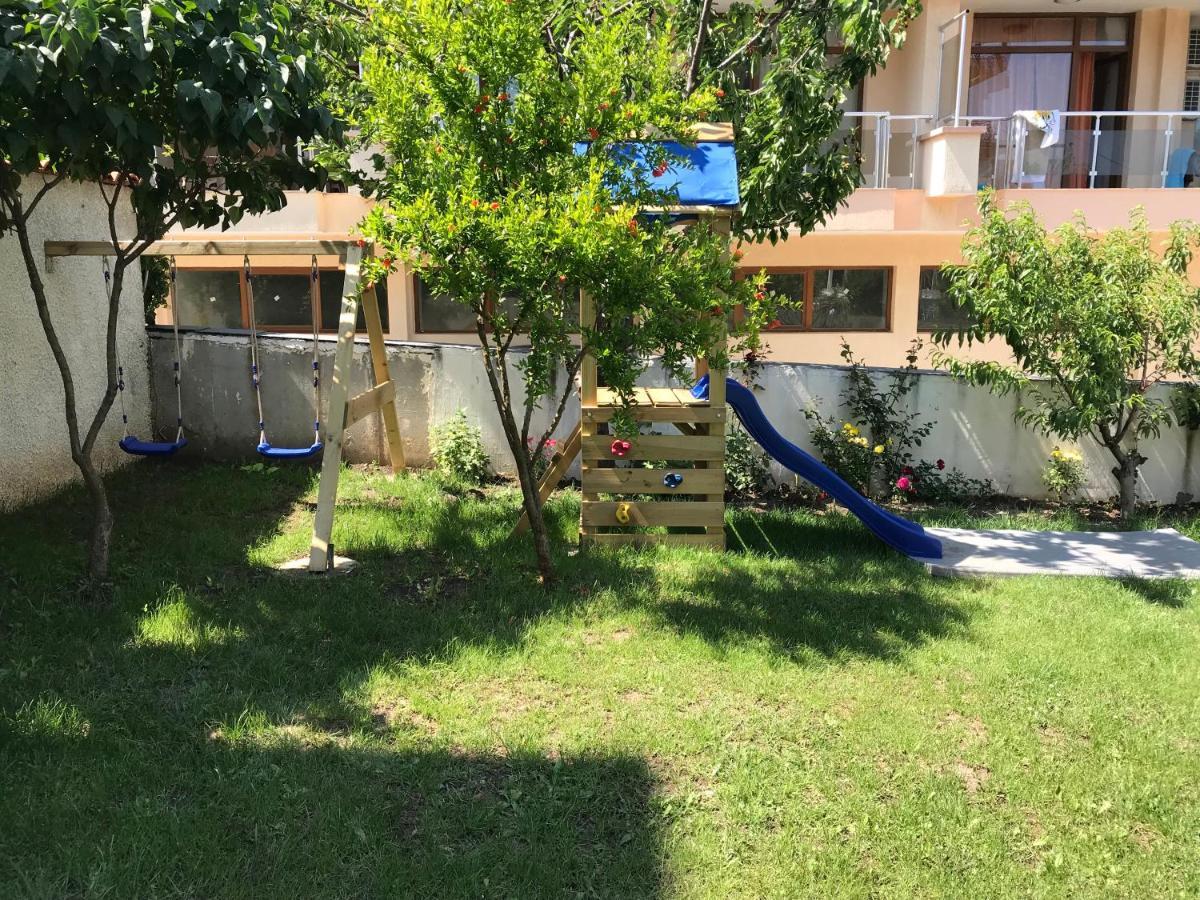 Family Hotel Akra Chernomorets Luaran gambar