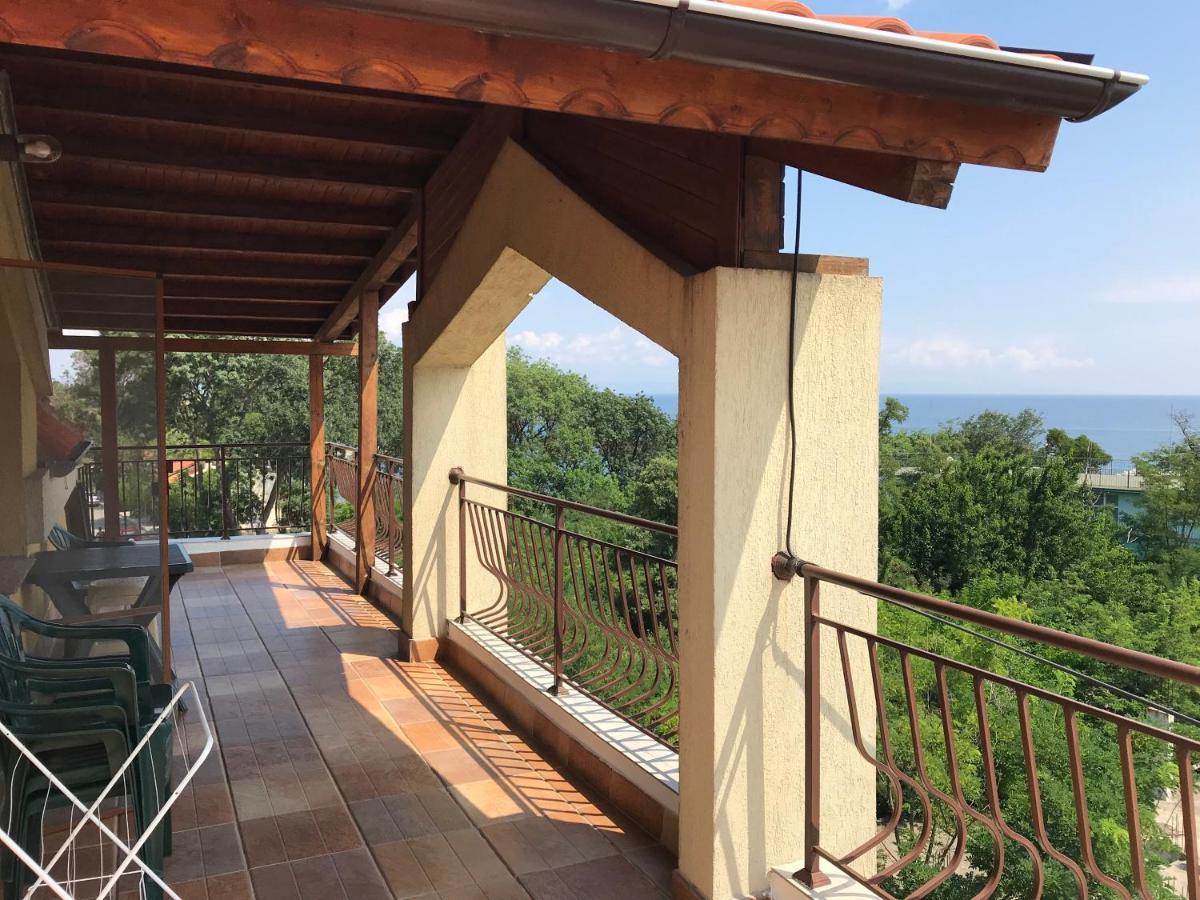 Family Hotel Akra Chernomorets Luaran gambar