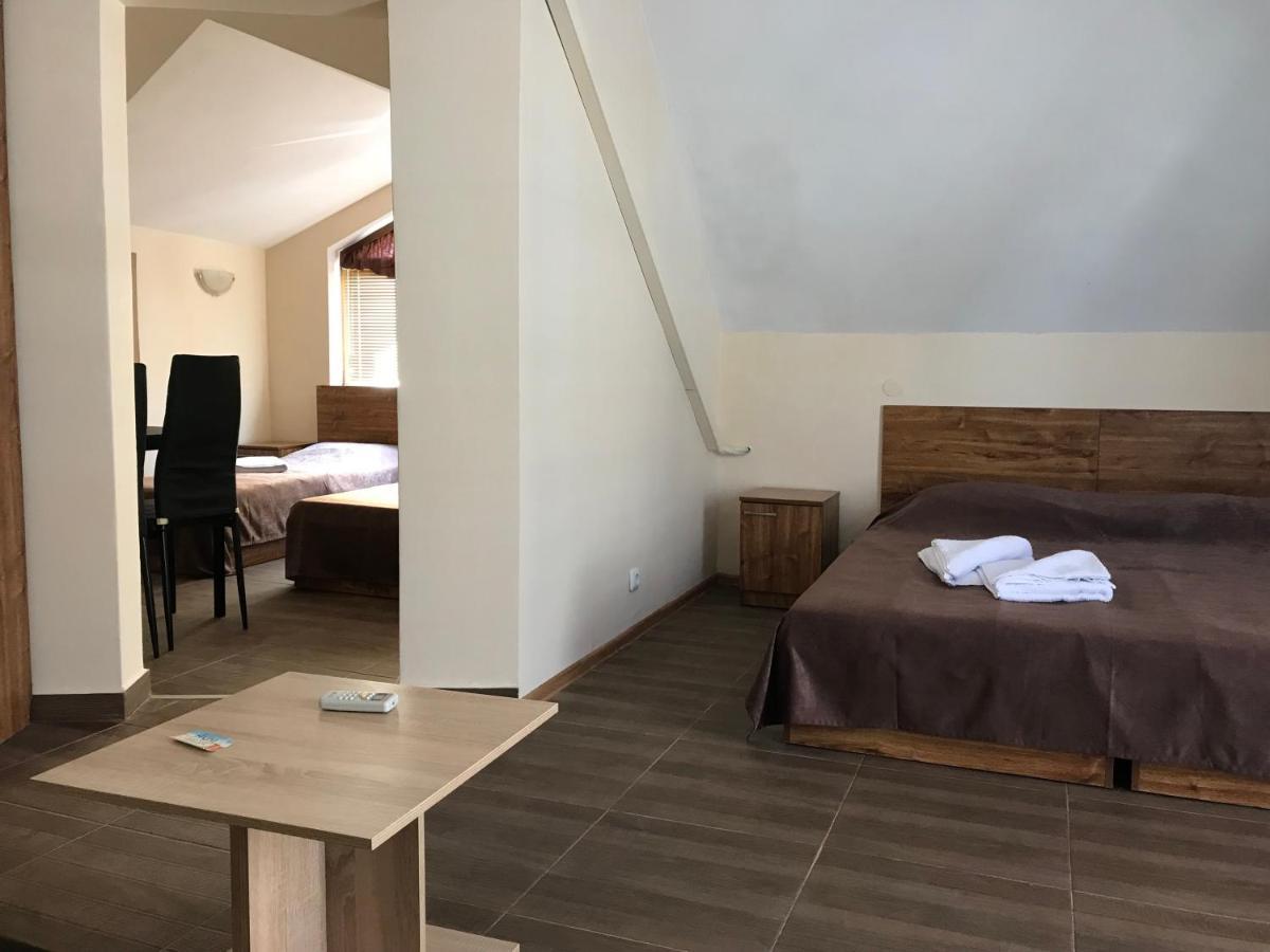 Family Hotel Akra Chernomorets Luaran gambar